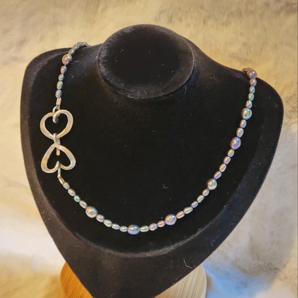 Freshwater pearl and hammered heart clasp necklace